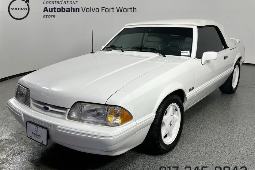 1993 Ford Mustang LX Convertible photo 1