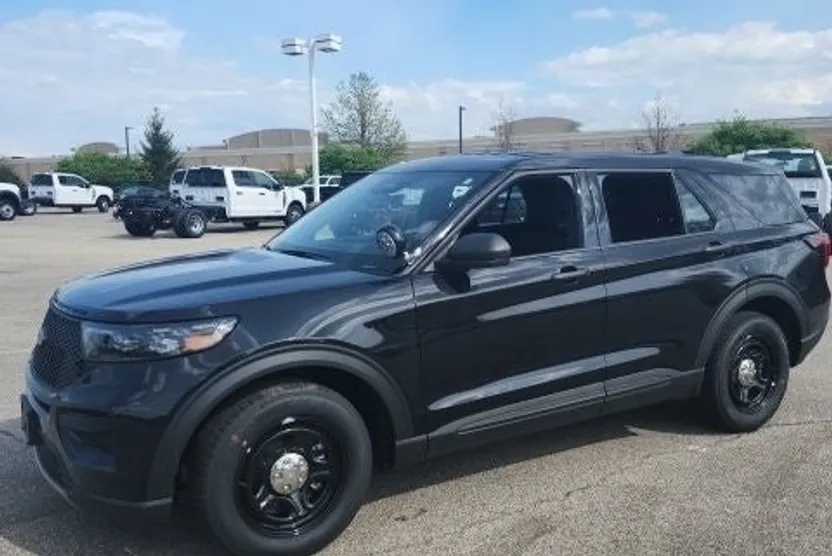 2025 Ford Explorer photo 1