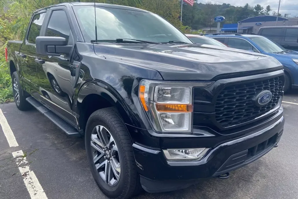 2022 Ford F-150 XL photo 1