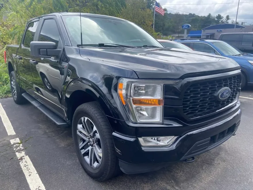 2022 Ford F-150 XL photo 1