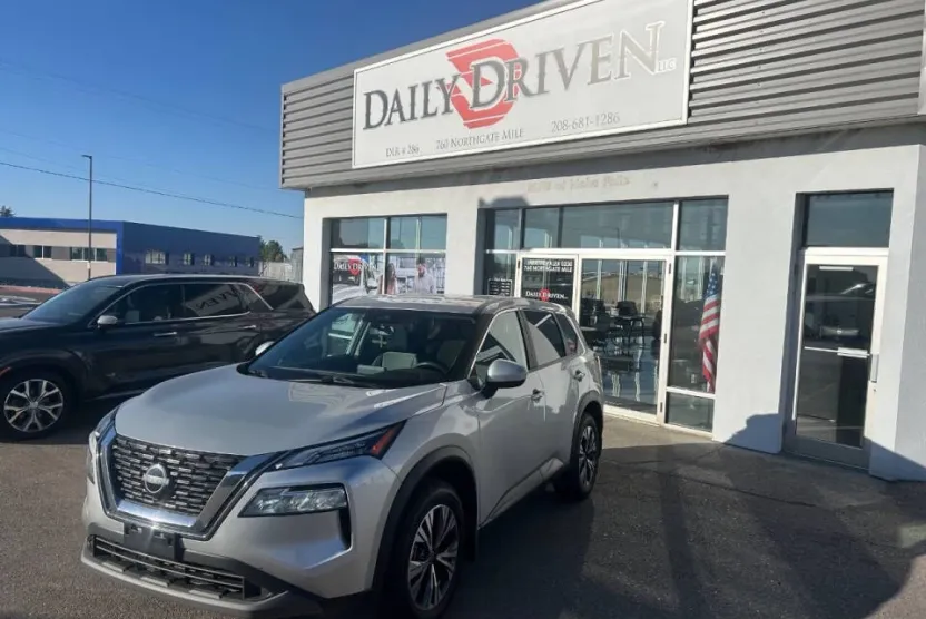 2023 Nissan Rogue SV photo 1