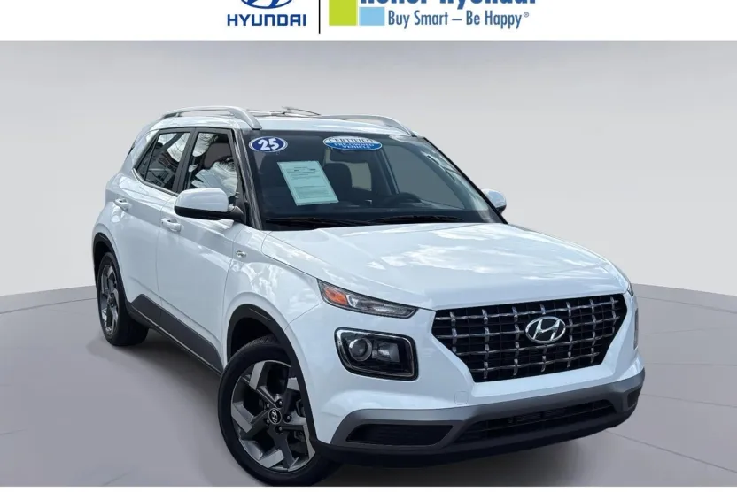 2025 Hyundai Venue SEL photo 1