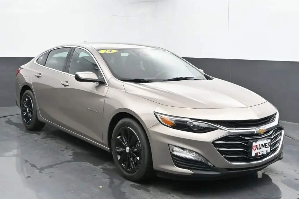 2024 Chevrolet Malibu 1LT photo 1