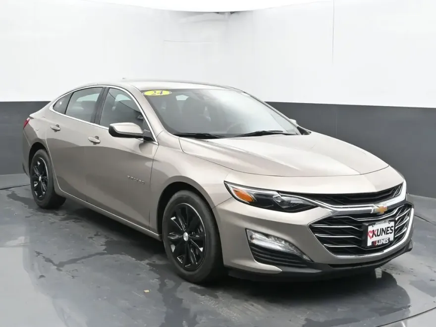 2024 Chevrolet Malibu 1LT photo 1