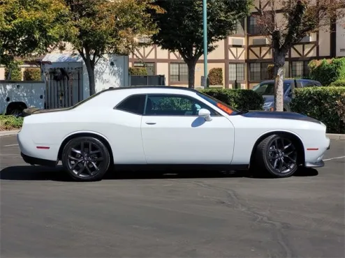 2022 Dodge Challenger GT photo 4