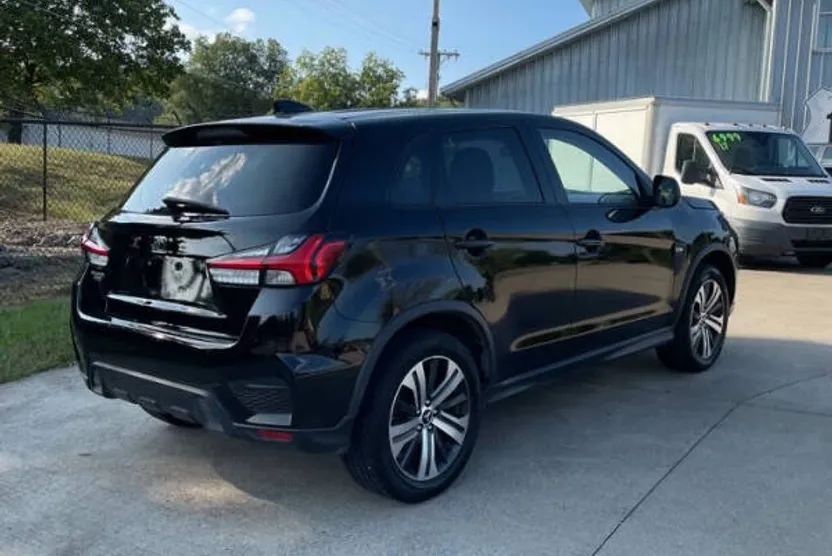 2020 Mitsubishi Outlander Sport SE photo 1