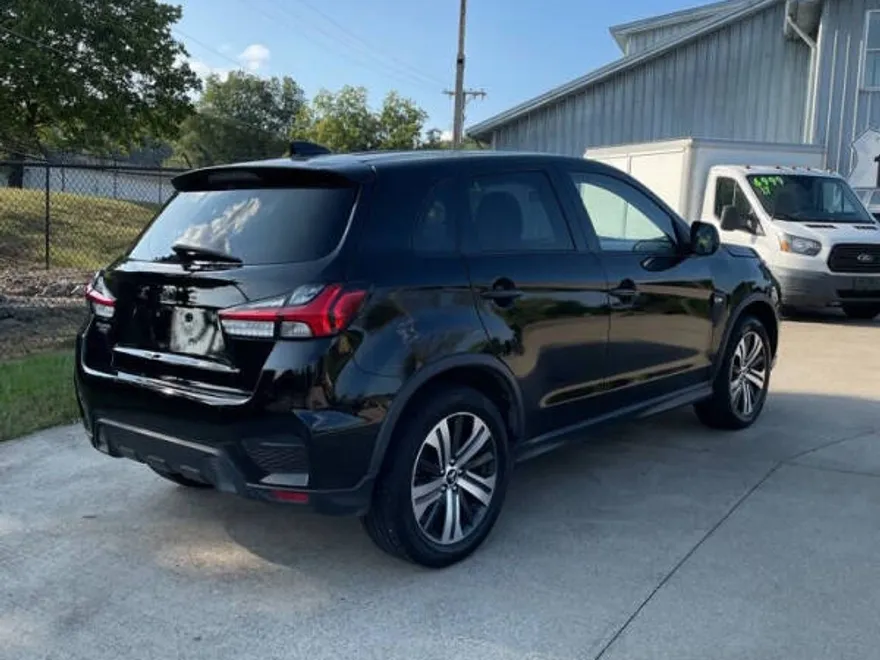 2020 Mitsubishi Outlander Sport SE photo 1