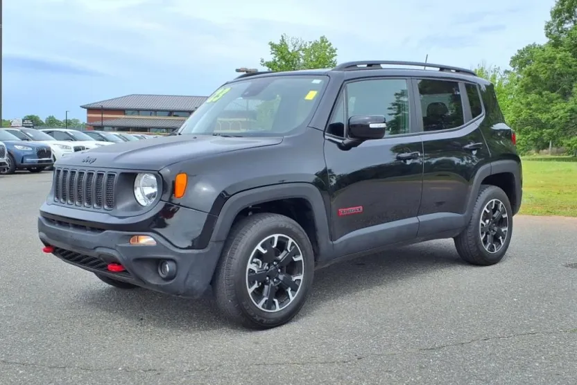 2023 Jeep Renegade Trailhawk photo 1