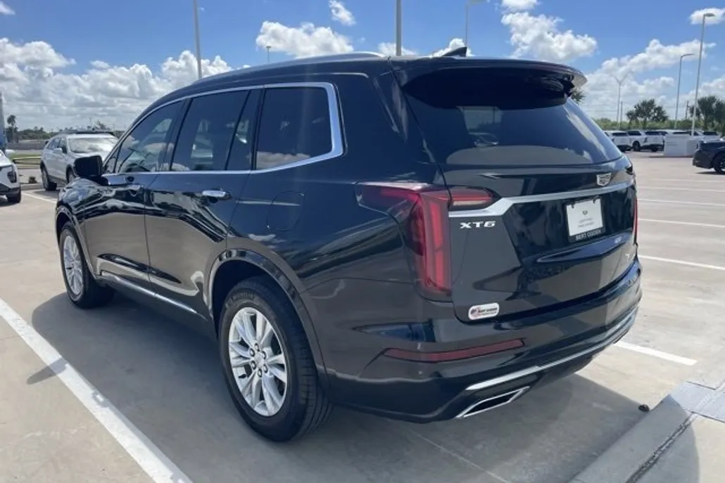 2024 Cadillac XT6 Luxury photo 1