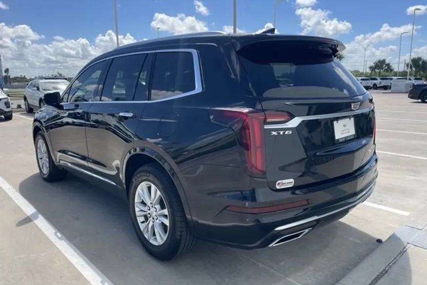 2024 Cadillac XT6 Luxury photo 1