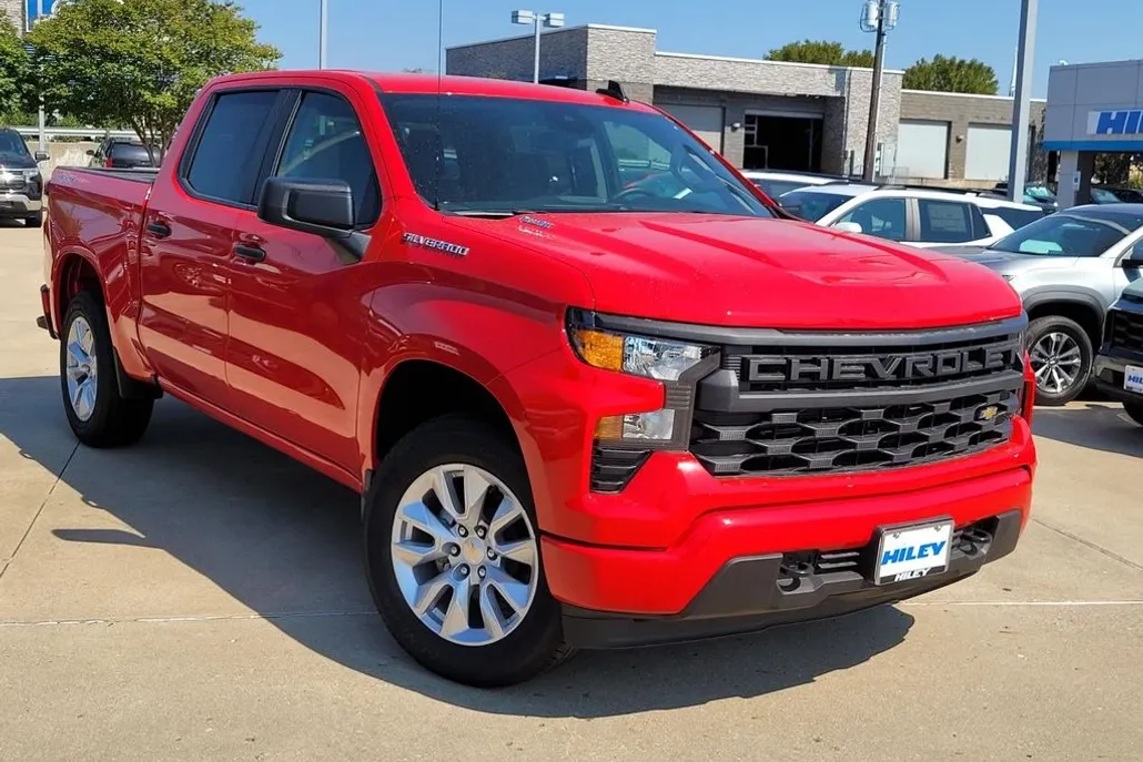 2025 Chevrolet Silverado 1500 Custom photo 1