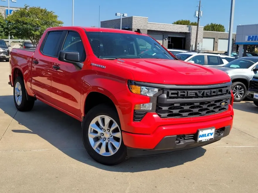 2025 Chevrolet Silverado 1500 Custom photo 1