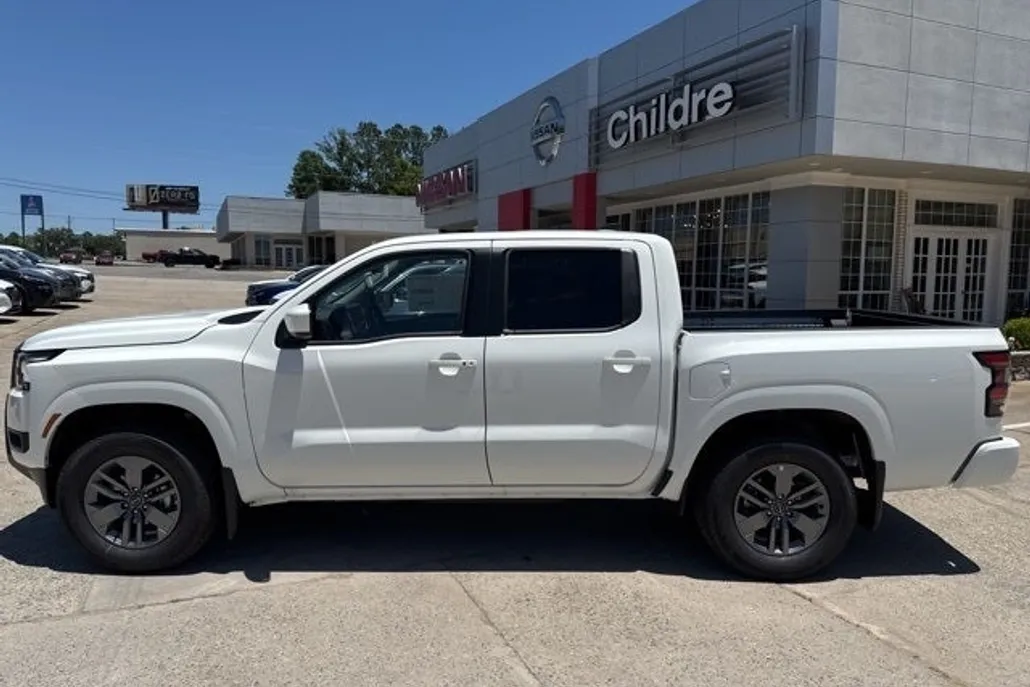 2025 Nissan Frontier SV photo 1