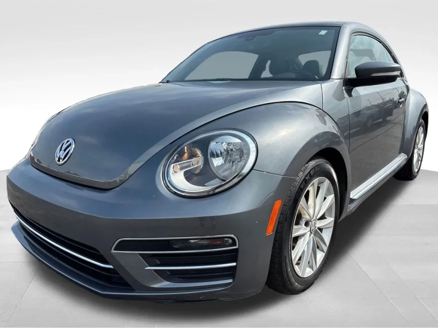 2019 Volkswagen Beetle SE photo 1