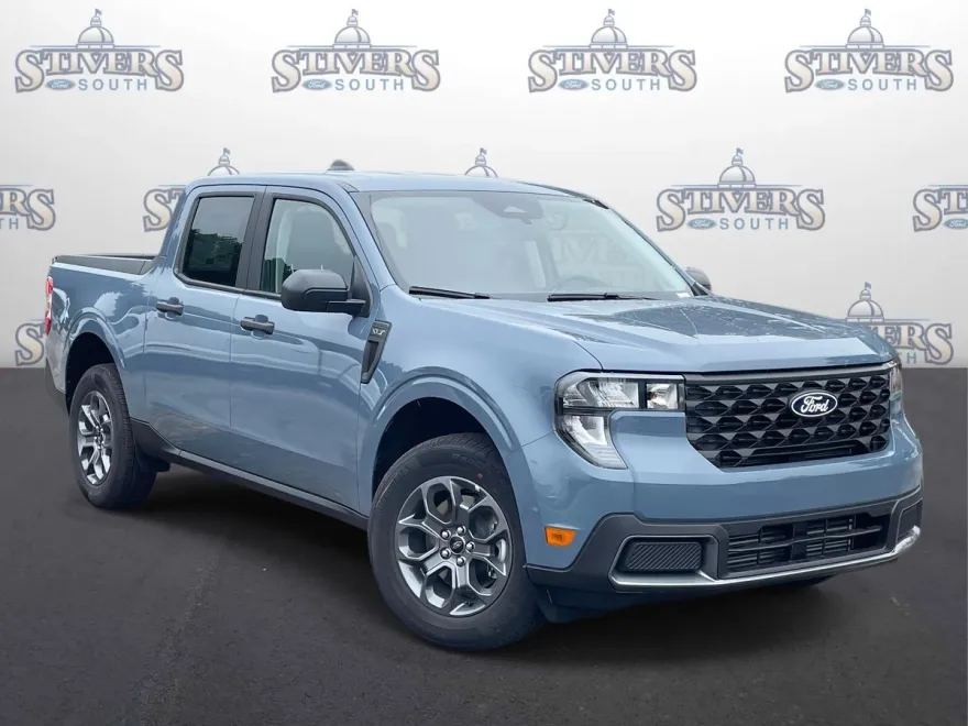 2025 Ford Maverick XLT photo 1