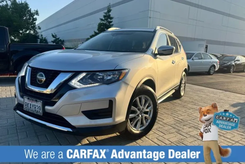 2019 Nissan Rogue SV photo 1