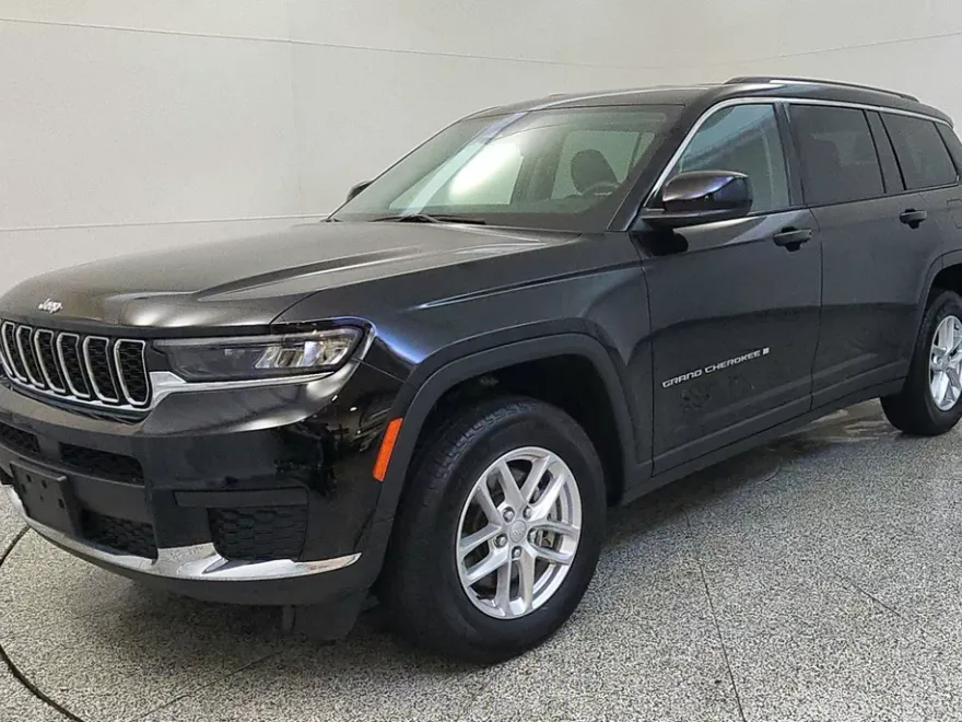 2023 Jeep Grand Cherokee Laredo photo 1