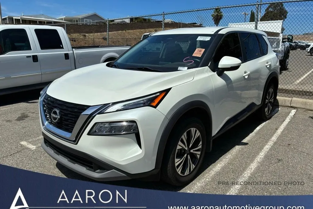 2023 Nissan Rogue SV photo 1