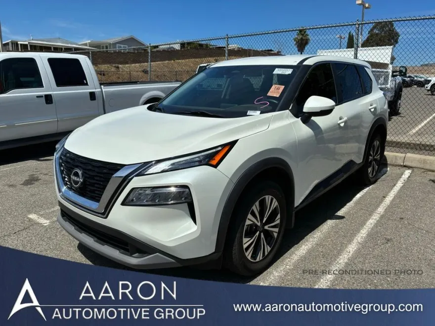 2023 Nissan Rogue SV photo 1