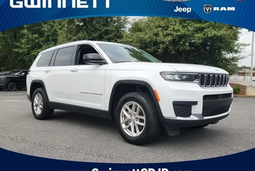 2023 Jeep Grand Cherokee Laredo photo 1