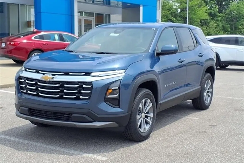 2026 Chevrolet Equinox LT photo 1