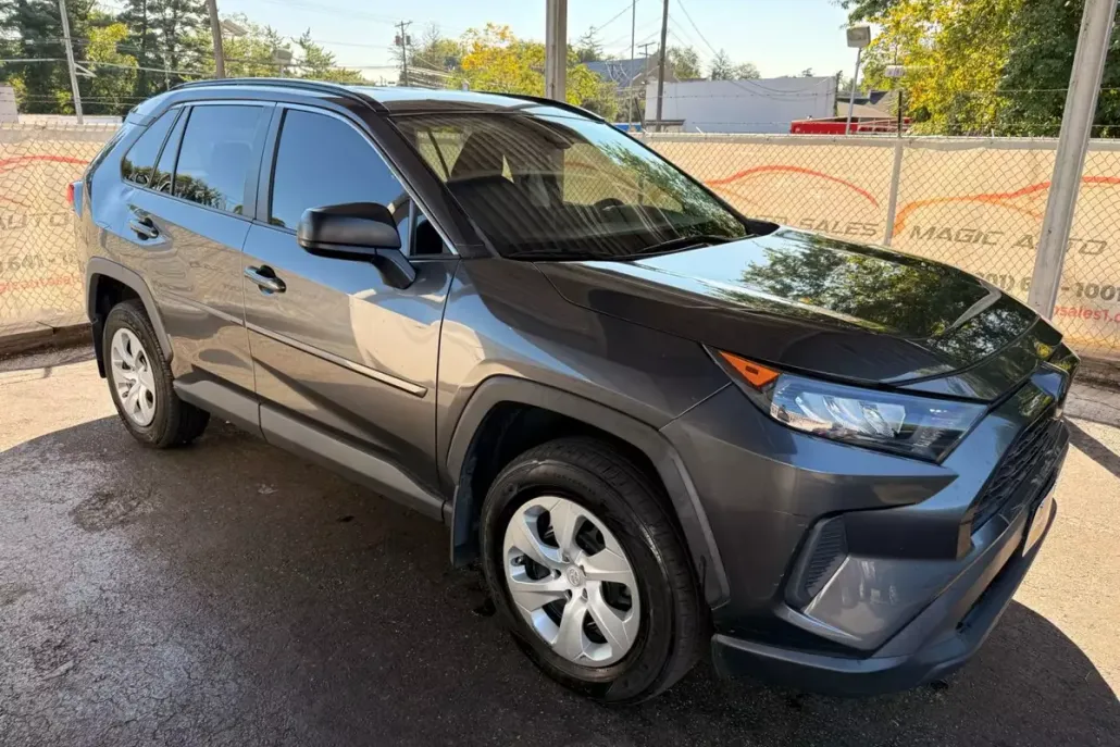 2020 Toyota RAV4 LE Sport photo 1