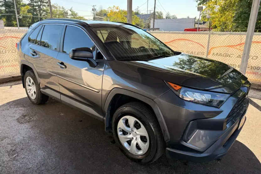 2020 Toyota RAV4 LE Sport photo 1