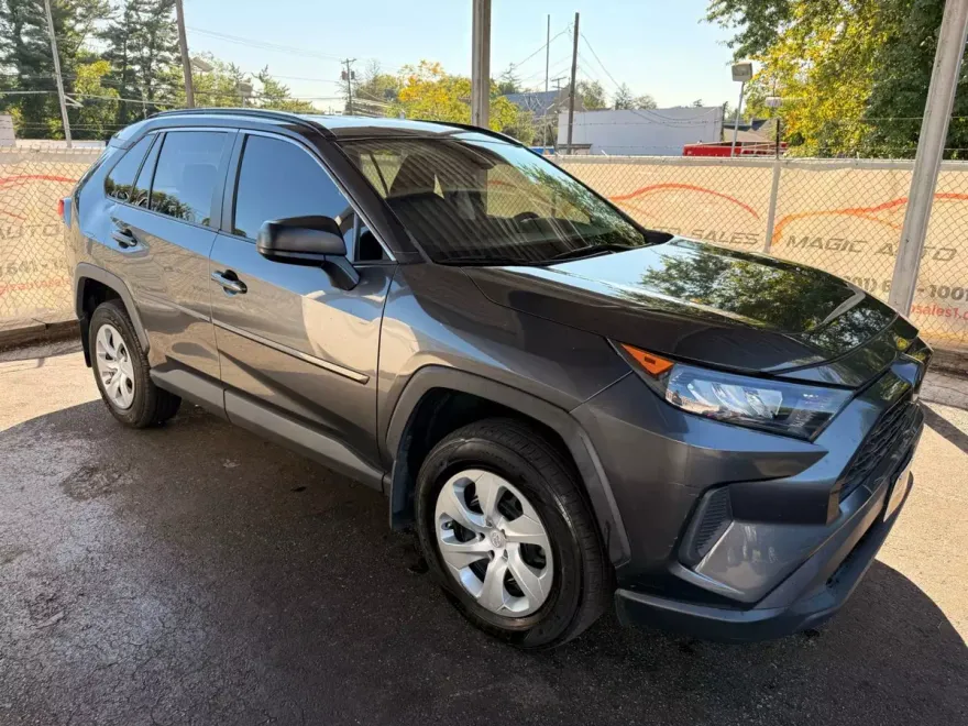 2020 Toyota RAV4 LE Sport photo 1