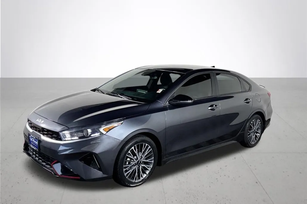 2023 Kia Forte GT-Line photo 1