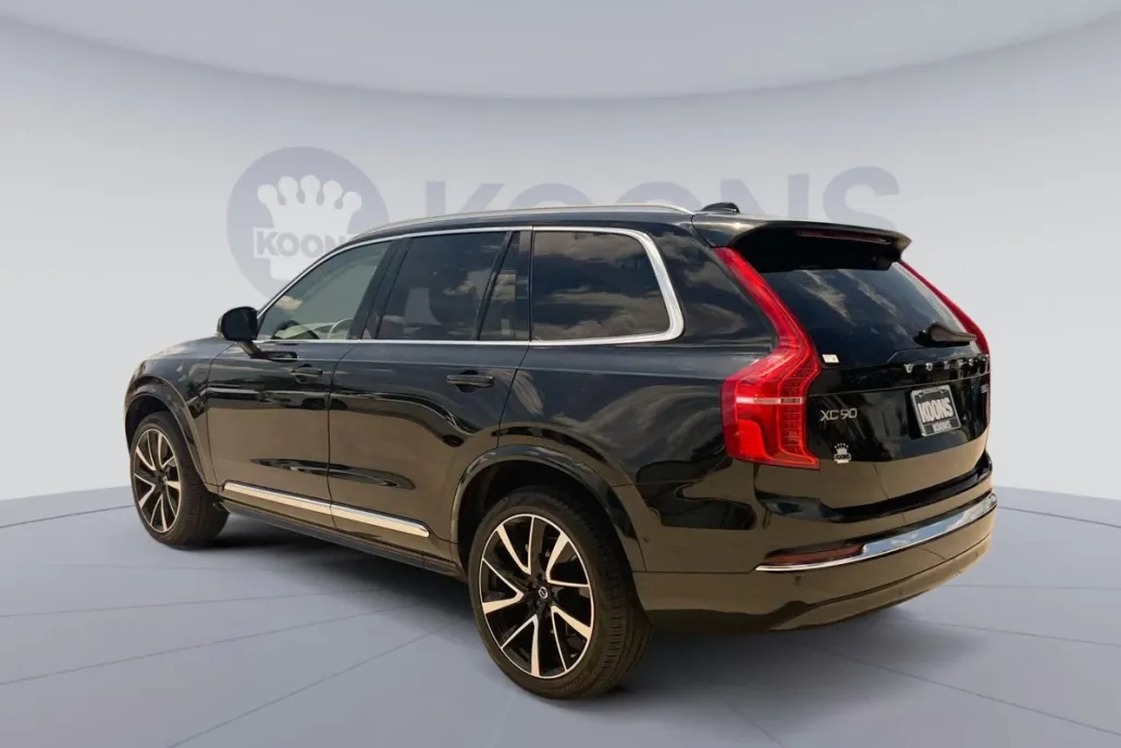 2024 Volvo XC90 B5 Plus photo 1