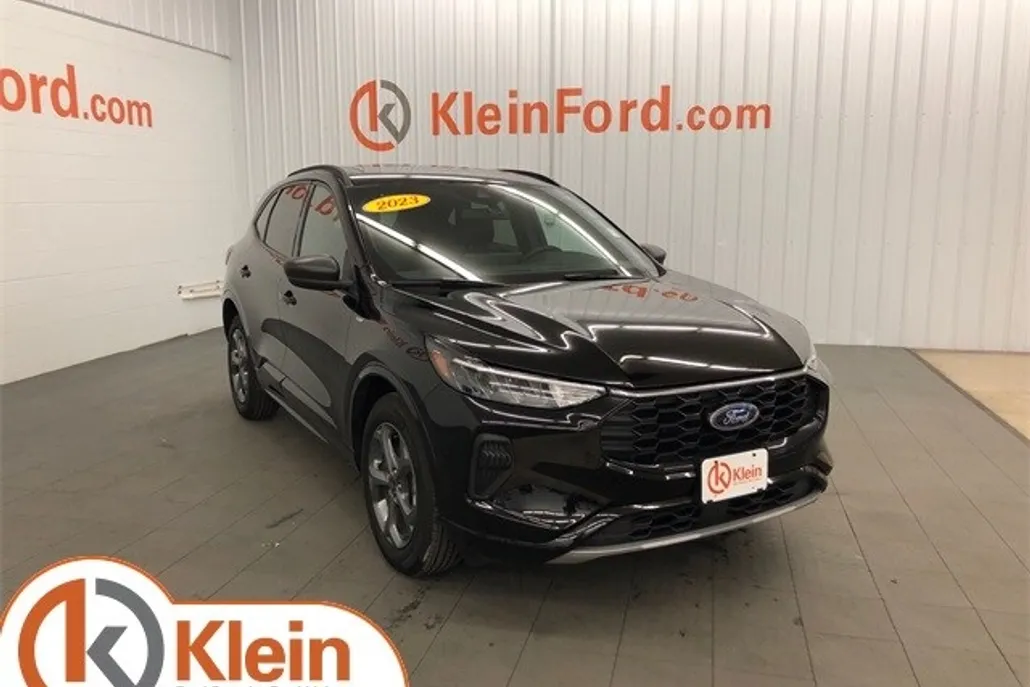 2023 Ford Escape ST-Line photo 1