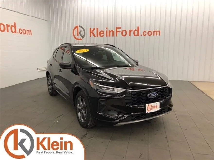 2023 Ford Escape ST-Line photo 1