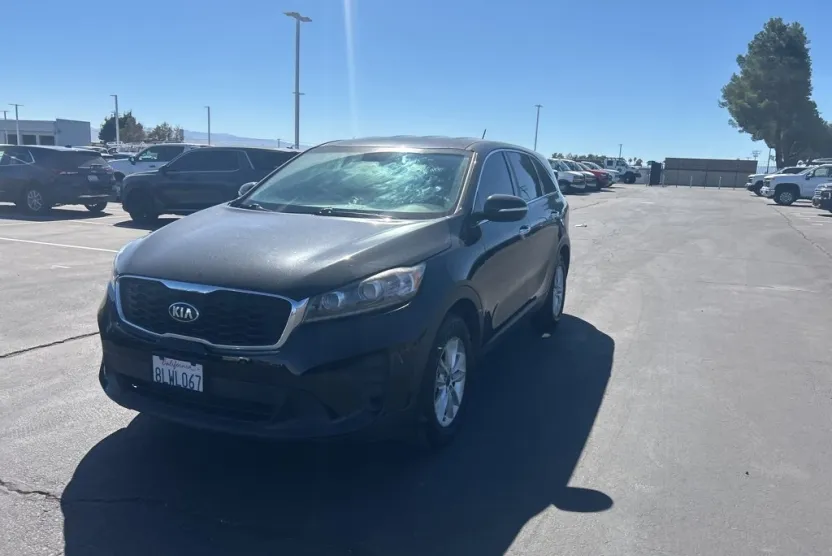 2019 Kia Sorento LX photo 1