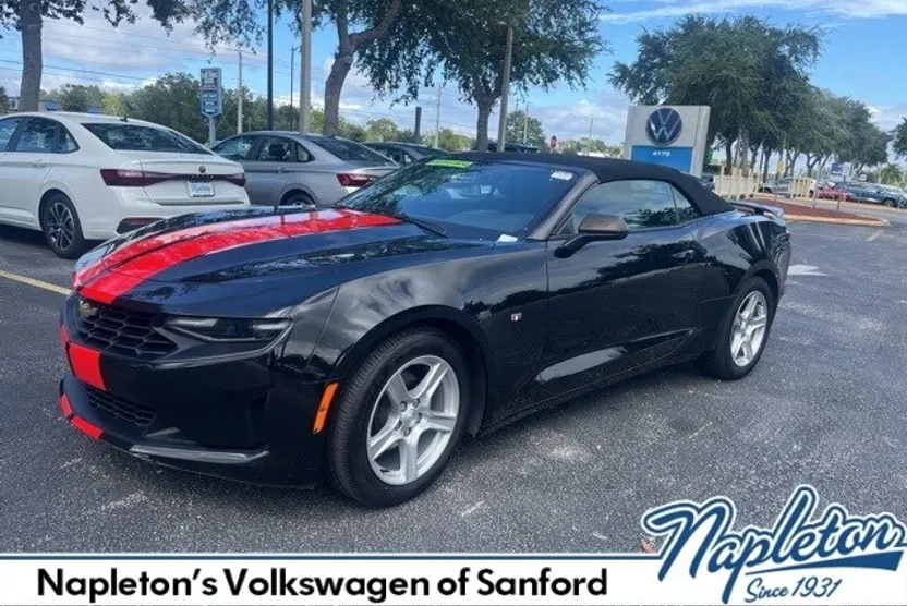 2023 Chevrolet Camaro 1LT photo 1