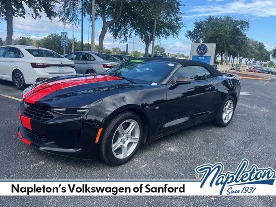 2023 Chevrolet Camaro 1LT photo 1