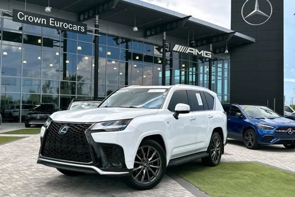2024 Lexus LX 600 F SPORT photo 1