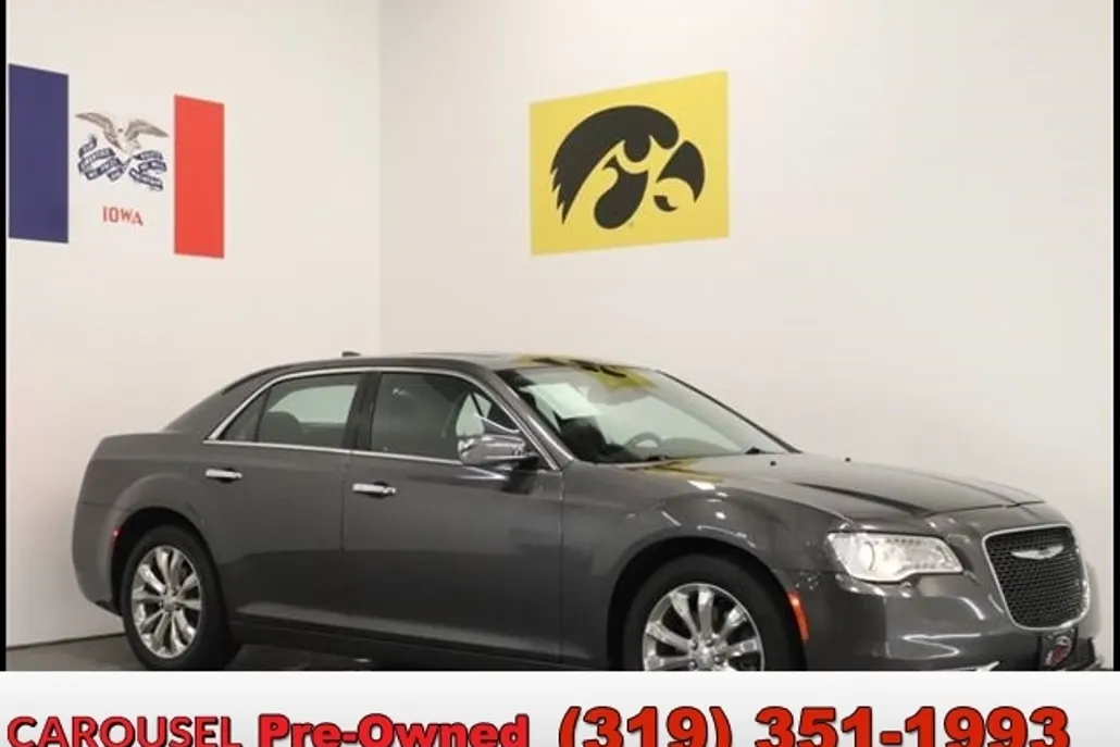 2019 Chrysler 300 Limited photo 1