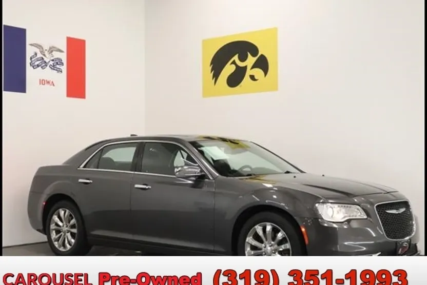 2019 Chrysler 300 Limited photo 1