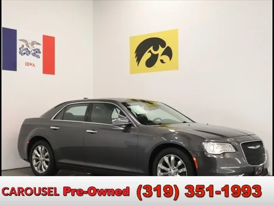 2019 Chrysler 300 Limited photo 1