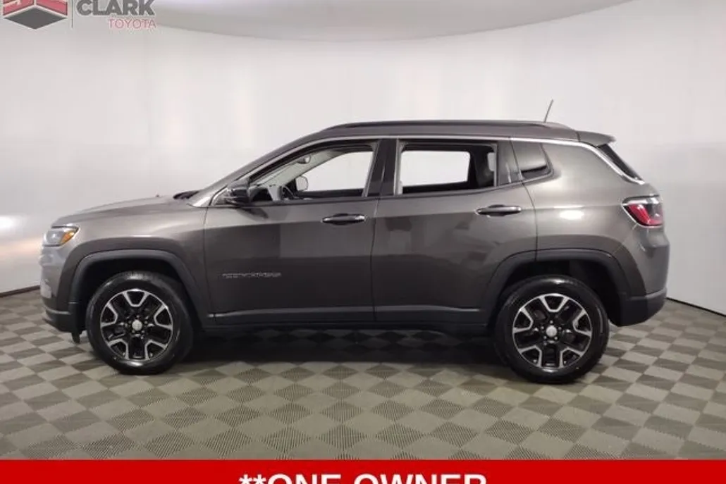2022 Jeep Compass Latitude photo 1