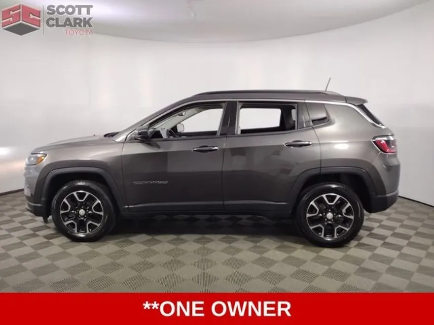 2022 Jeep Compass Latitude photo 1