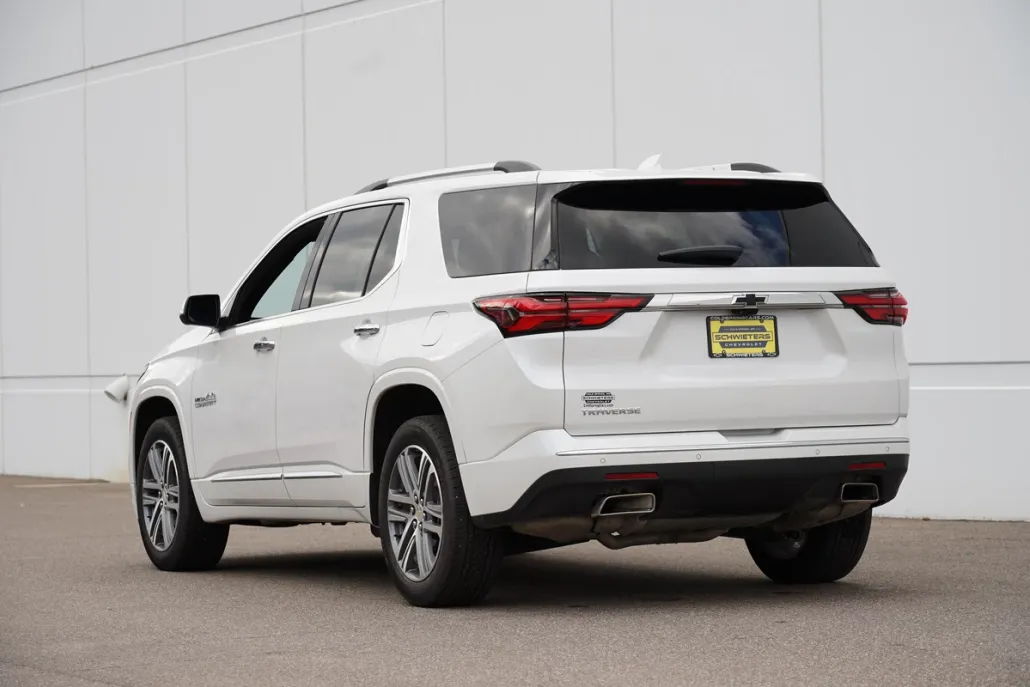 2023 Chevrolet Traverse High Country photo 1