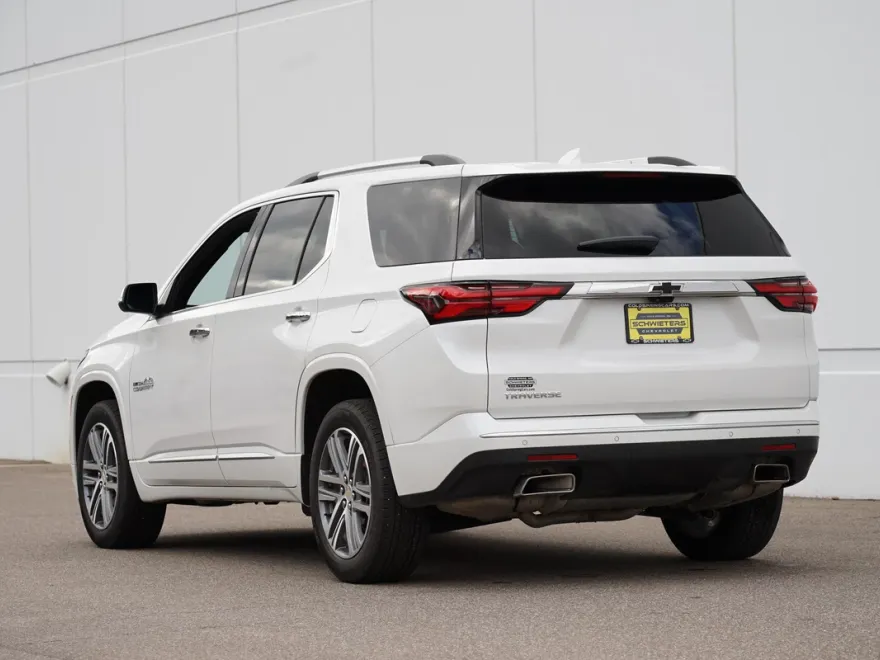 2023 Chevrolet Traverse High Country photo 1