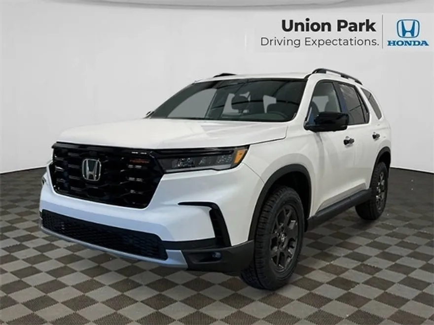 2025 Honda Pilot TrailSport photo 1