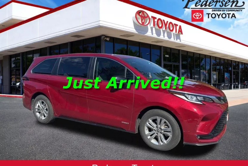 2021 Toyota Sienna XSE photo 1