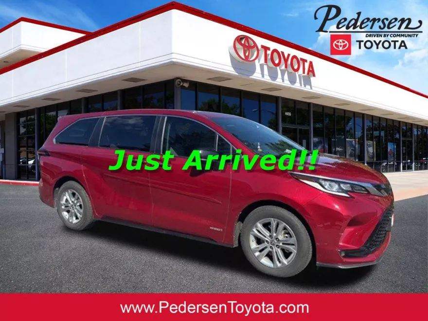2021 Toyota Sienna XSE photo 1