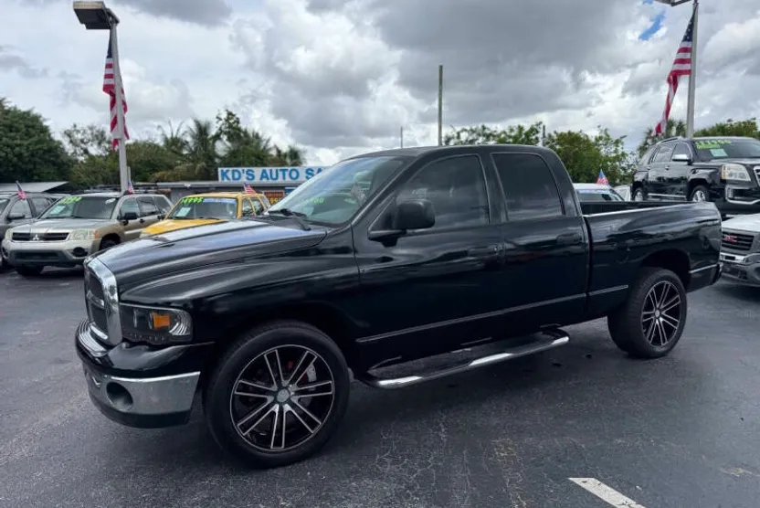 2005 Dodge Ram SLT photo 1