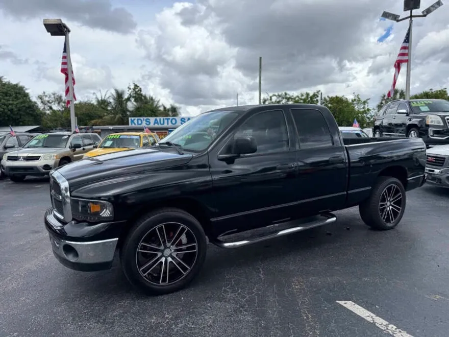 2005 Dodge Ram SLT photo 1