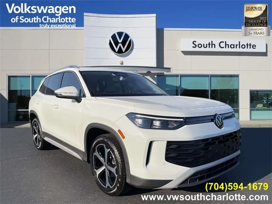 2025 Volkswagen Tiguan SE photo 1