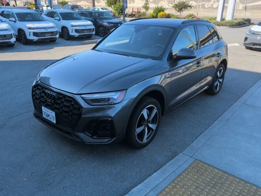 2023 Audi Q5 45 S line Prestige Premium photo 1